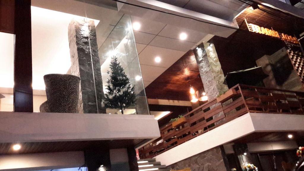 Biz Hotel City Center Амбон Экстерьер фото